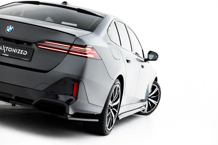 Rear Splitter (with vertical bars) V.2 BMW 5 / i5 M-Pack G60 (Krok)