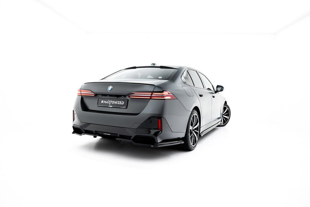 Rear Splitter (with vertical bars) V.1 BMW 5 / i5 M-Pack G60 (Krok)
