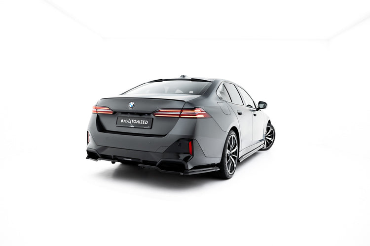 Rear Splitter (with vertical bars) V.1 BMW 5 / i5 M-Pack G60 (Krok)