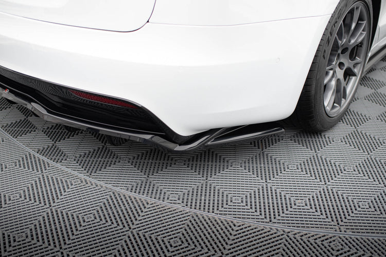 Rear Splitter (with vertical bars) V.2 Tesla Model S Plaid Mk1 Facelift