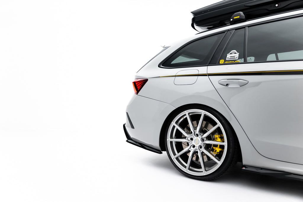 Set of Splitters V.1 Skoda Octavia RS Combi Mk4