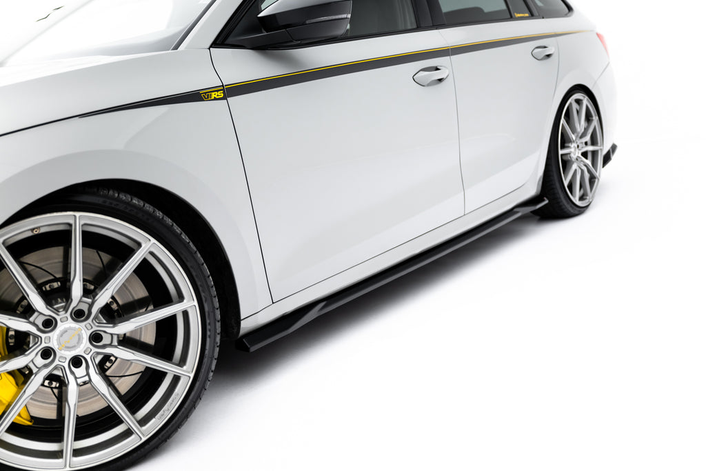 Side Skirts Diffusers V.1 Skoda Octavia RS Liftback / Combi Mk4