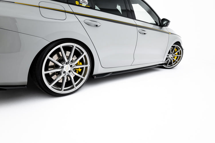 Side Skirts Diffusers V.1 Skoda Octavia RS Liftback / Combi Mk4