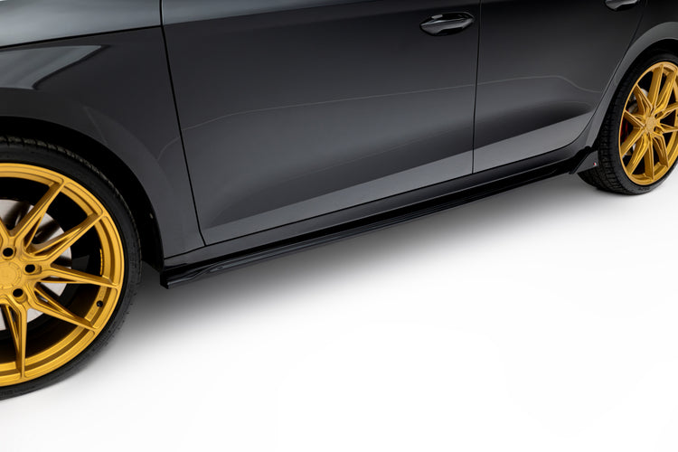 Side Skirts Diffusers V.2 Skoda Octavia RS Liftback / Combi Mk4 Facelift