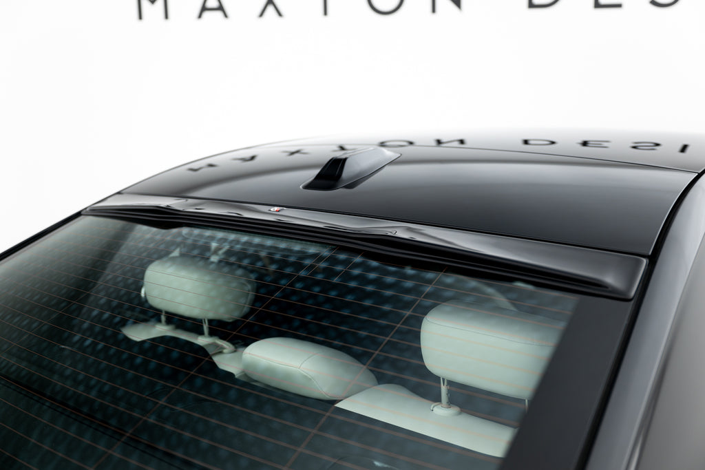 The extension of the rear window BMW 7 G70