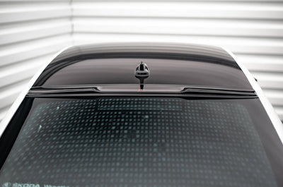 The extension of the rear window Skoda Octavia Liftback Mk4